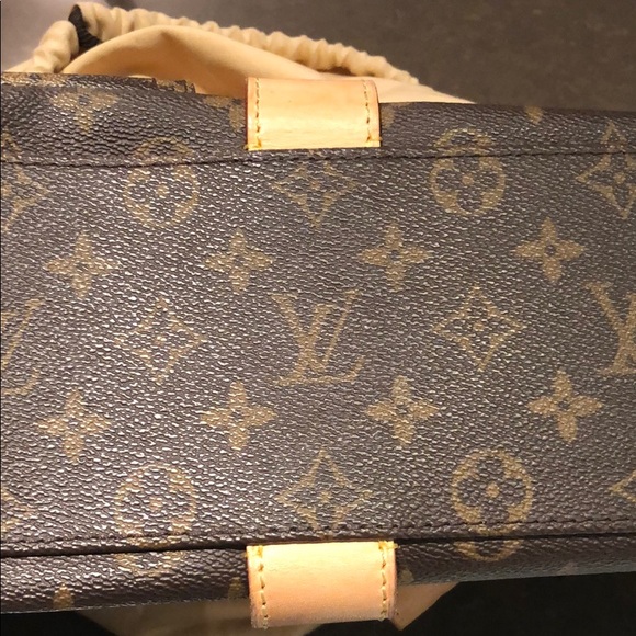 Authentic Louis Vuitton Manhattan GM - Picture 8 of 8